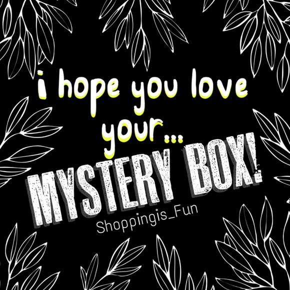 10 Athletic Lot Womens Fashion Mystery Clothing Box Yoga Pants Leggings Bag Tops - Picture 2 of 3